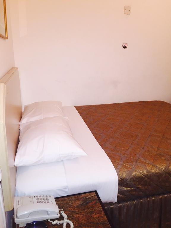 Gold Plaza Guest House Дубай Стая снимка